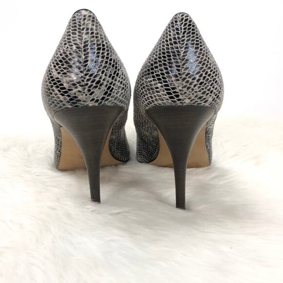 B Makowsky 9.5 M Womens Gray Python Print Leather Neve Heels - Picture 3 of 8
